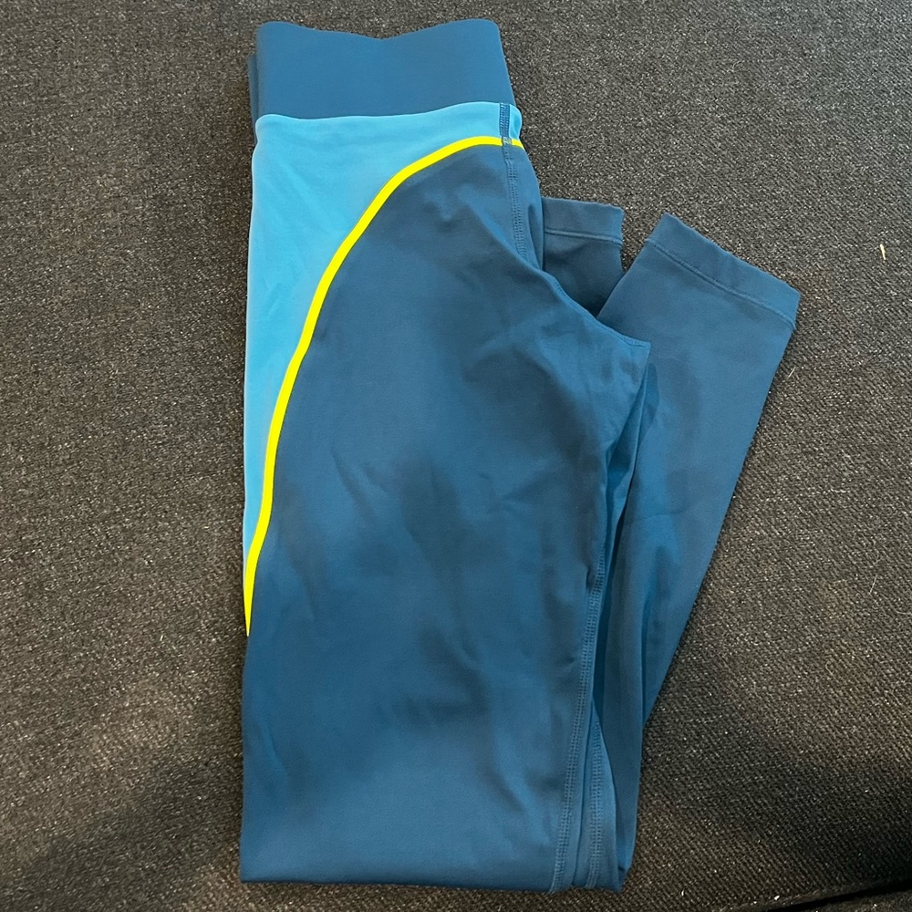 3/4 length brightly colored leggings